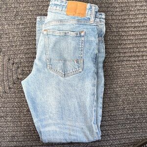 Aeropostale Men's Light Blue Relaxed Jeans